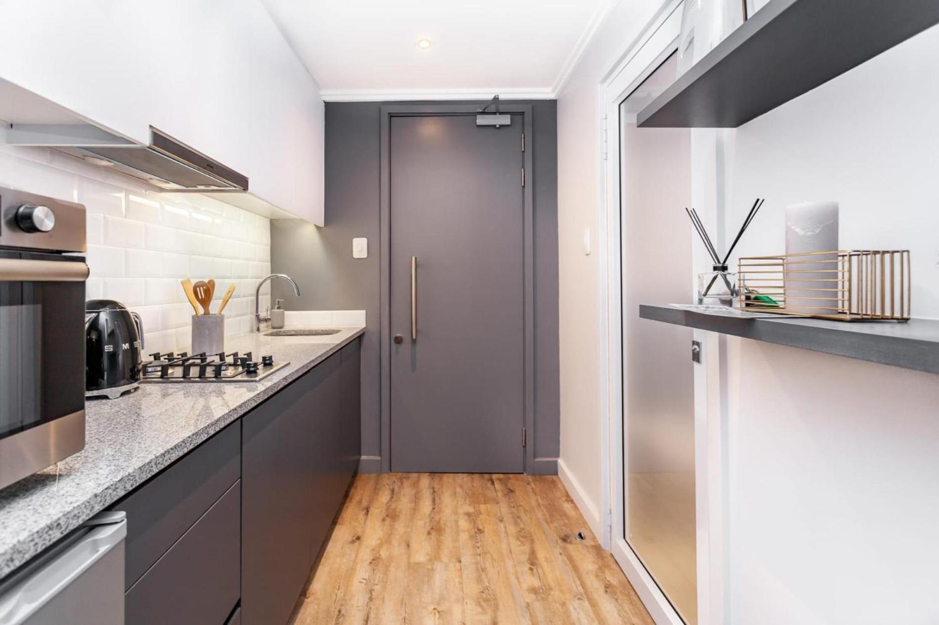 Appartement Lively Space In A Vibrant, Woodstock Area Le Cap