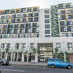 Lively Space In A Vibrant, Woodstock Area