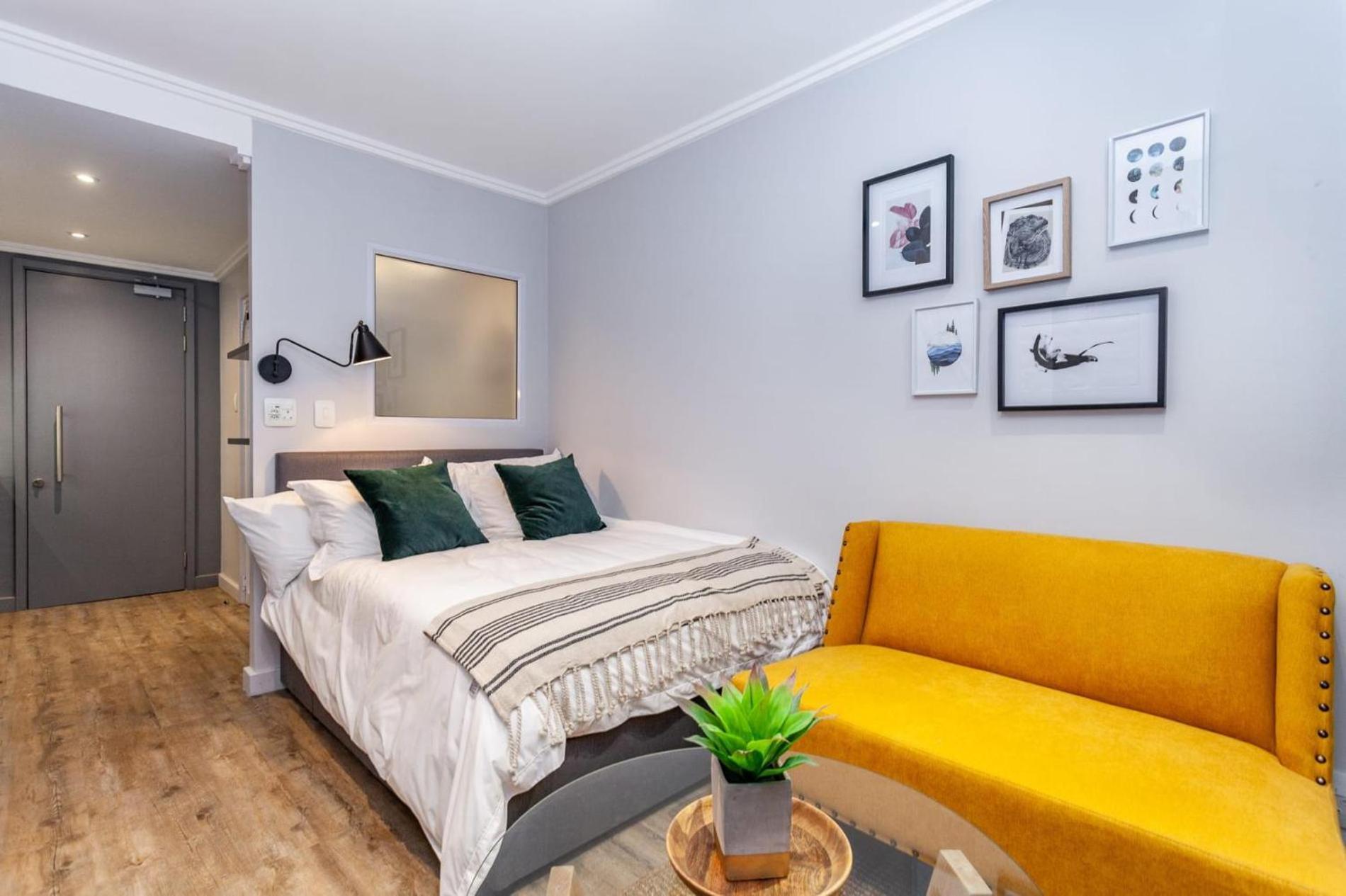 Lively Space In A Vibrant, Woodstock Area *